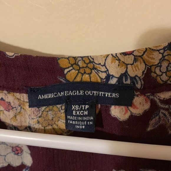American Eagle Maroon Floral Long Sleeve Ruffle Blouse size XS - Picture 3 of 7